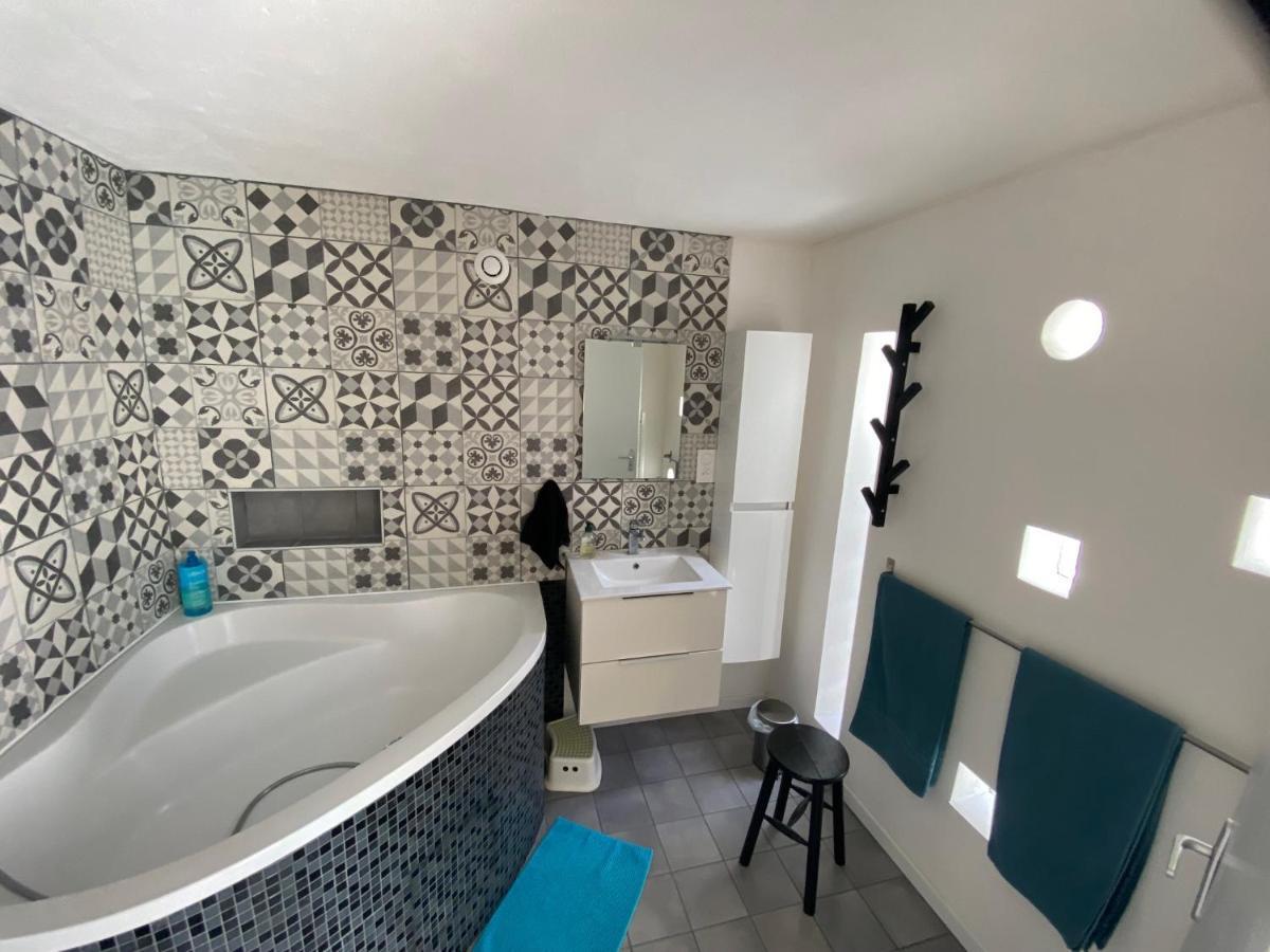 Grand Studio De 38M2 Et Cour Independante De 25M2 Dont Wifi Et Netflix Apartment Montpellier Exterior photo